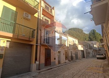 Edificio all\'aperto - Casa indipendente via borgo  cuba
 
25, Chiaramonte Gulfi - foto 4