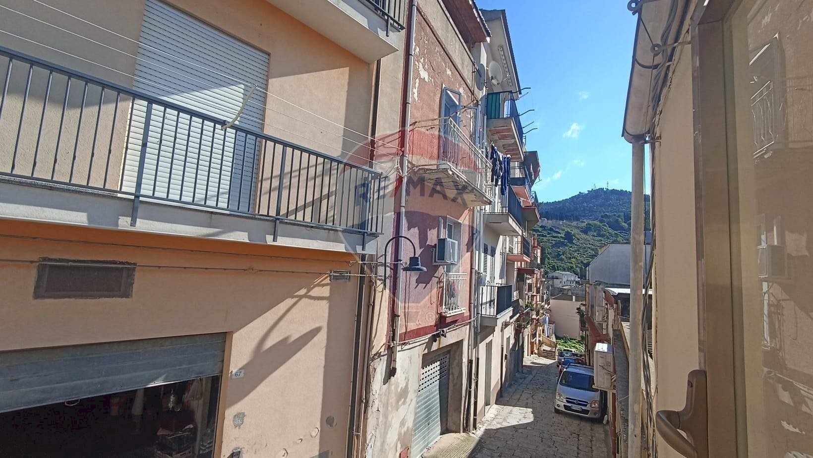 Edificio all\'aperto - Casa indipendente via san lorenzo
 
50, Chiaramonte Gulfi - foto 3