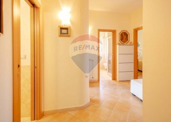 Hall / corridoio - Trilocale Via Fratelli De Filippo
 
27, Bari - foto 3