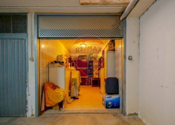 Hall / corridoio - Trilocale Via Fratelli De Filippo
 
27, Bari - foto 19