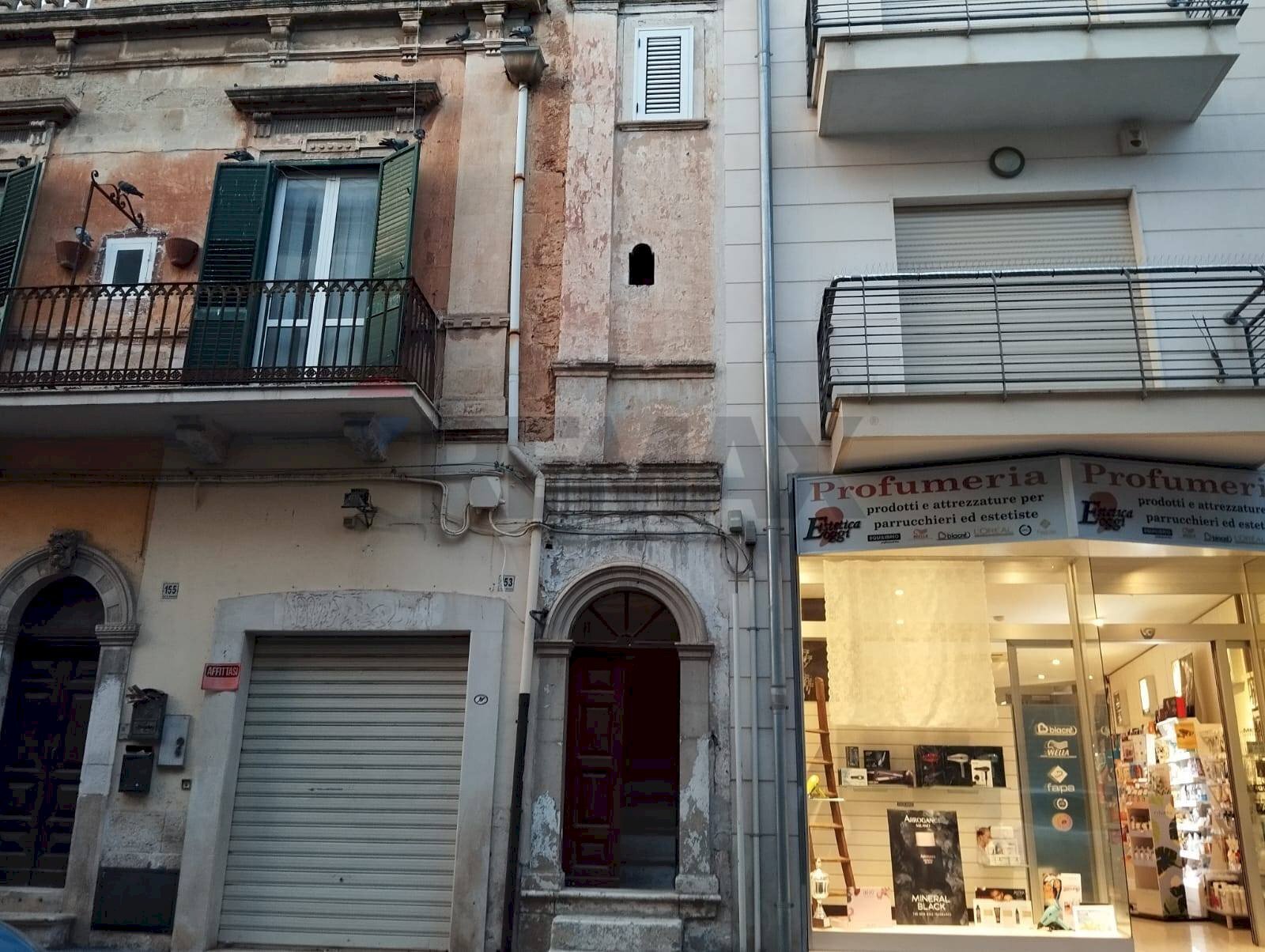 Edificio all\'aperto - Independent house Via Vittorio Veneto
 
151, Adelfia - photo 1