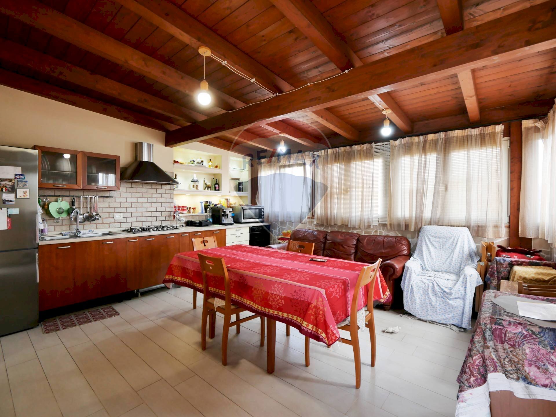 Sala da pranzo - Quadrilocale Via Milazzo
 
4, Gravina in Puglia - foto 1