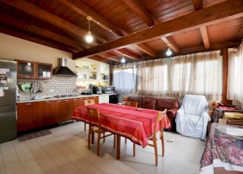 Sala da pranzo - Quadrilocale Via Milazzo
 
4, Gravina in Puglia - foto 2