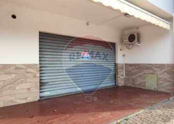 Parcheggio - Attività Commerciale Angera - foto 3