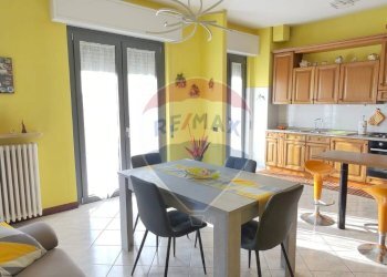 Cucina - Casa indipendente Oleggio Castello - foto 14