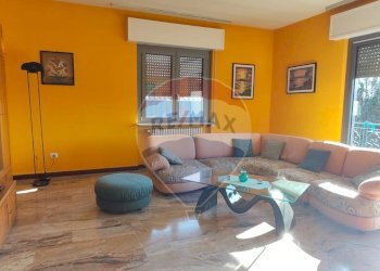 Soggiorno - Casa indipendente Oleggio Castello - foto 19