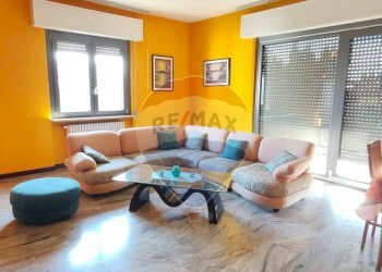 Soggiorno - Casa indipendente Oleggio Castello - foto 20