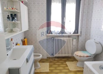 Bagno - Casa indipendente Oleggio Castello - foto 35