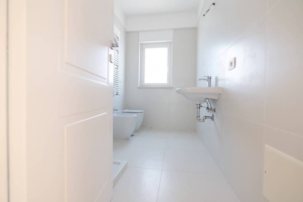 Bagno - Bilocale via del Mare, 12, Pomezia - foto 3