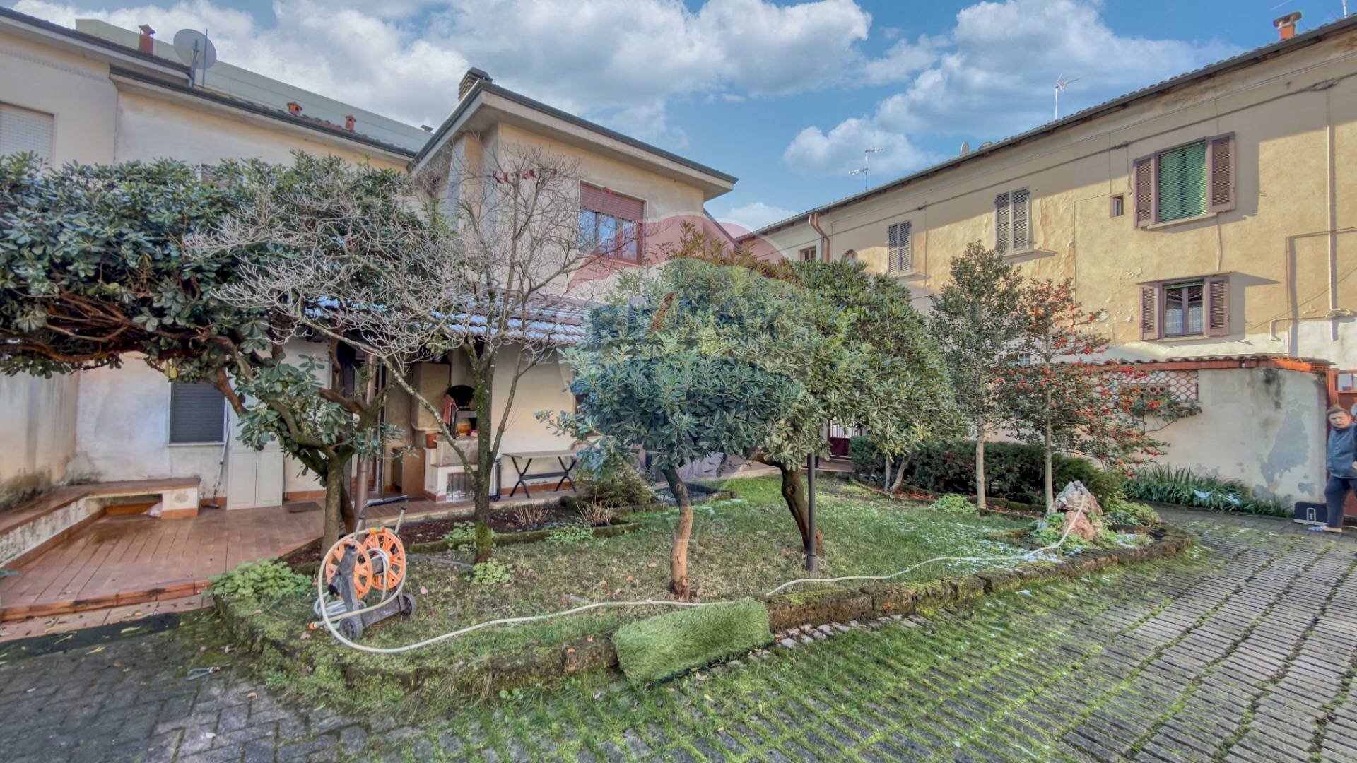 Giardino comune - Bilocale Via Antonio Rosmini
 
2, Trezzo sull'Adda - foto 1