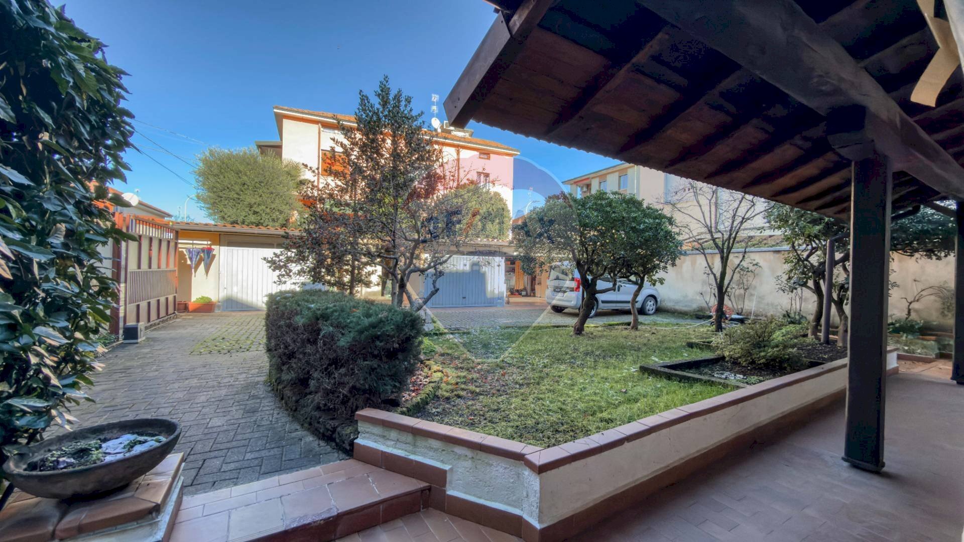 Terrazza - Bilocale Via Antonio Rosmini
 
2, Trezzo sull'Adda - foto 2