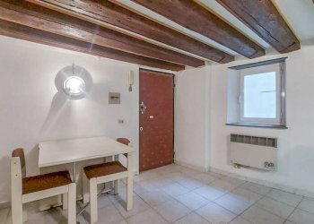 Ingresso - Trilocale vico degli Adorno, Genova (zona Centro Storico) - foto 4