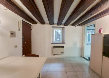 Sala da pranzo - Trilocale vico degli Adorno, Genova (zona Centro Storico) - foto 5