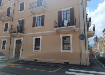 Facciata - Ufficio via Carlo Alberto, 36, Pinerolo - foto 11