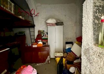 Cantina - Negozio vico delle Camelie, 8, Genova (zona Centro Storico) - foto 12
