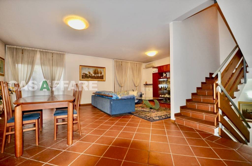 Salone - Villa a Schiera viale Piave, Alzano Lombardo - foto 2