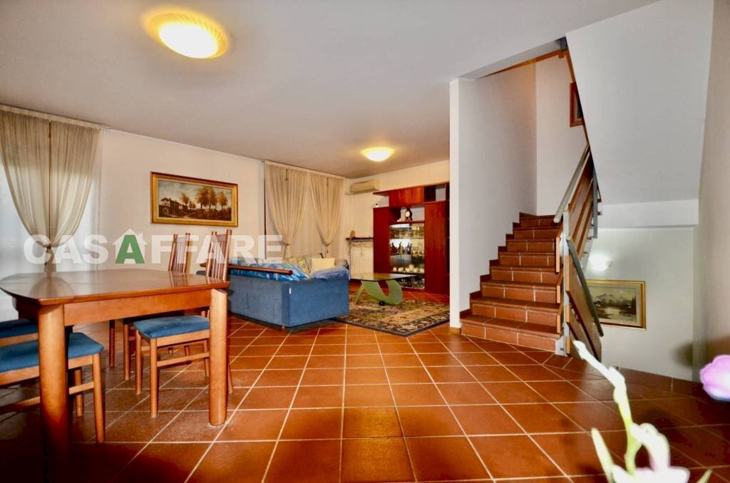 Salone - Villa a Schiera viale Piave, Alzano Lombardo - foto 3