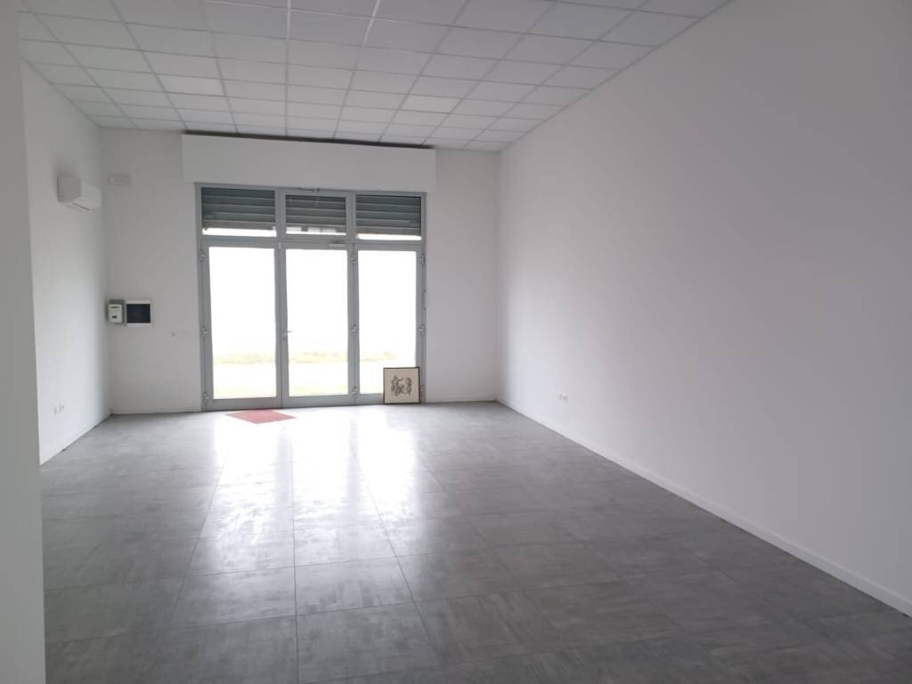 Interno non residenziale - Shop via Emilia, 174B, Anzola dell'Emilia - photo 3