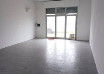 Interno non residenziale - Negozio via Emilia, 174B, Anzola dell'Emilia - foto 4