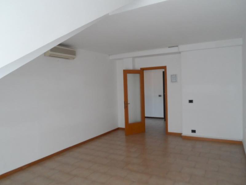 Foto 2 - Office Via Enrico Mattei
1, San Benedetto del Tronto - photo 2