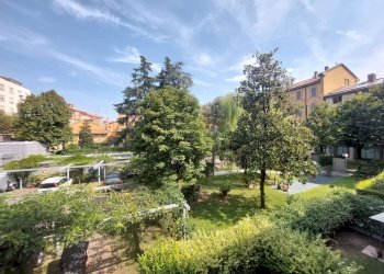 vista camera da letto - Appartamento via Orfeo, Bologna (zona Centro Storico) - foto 15