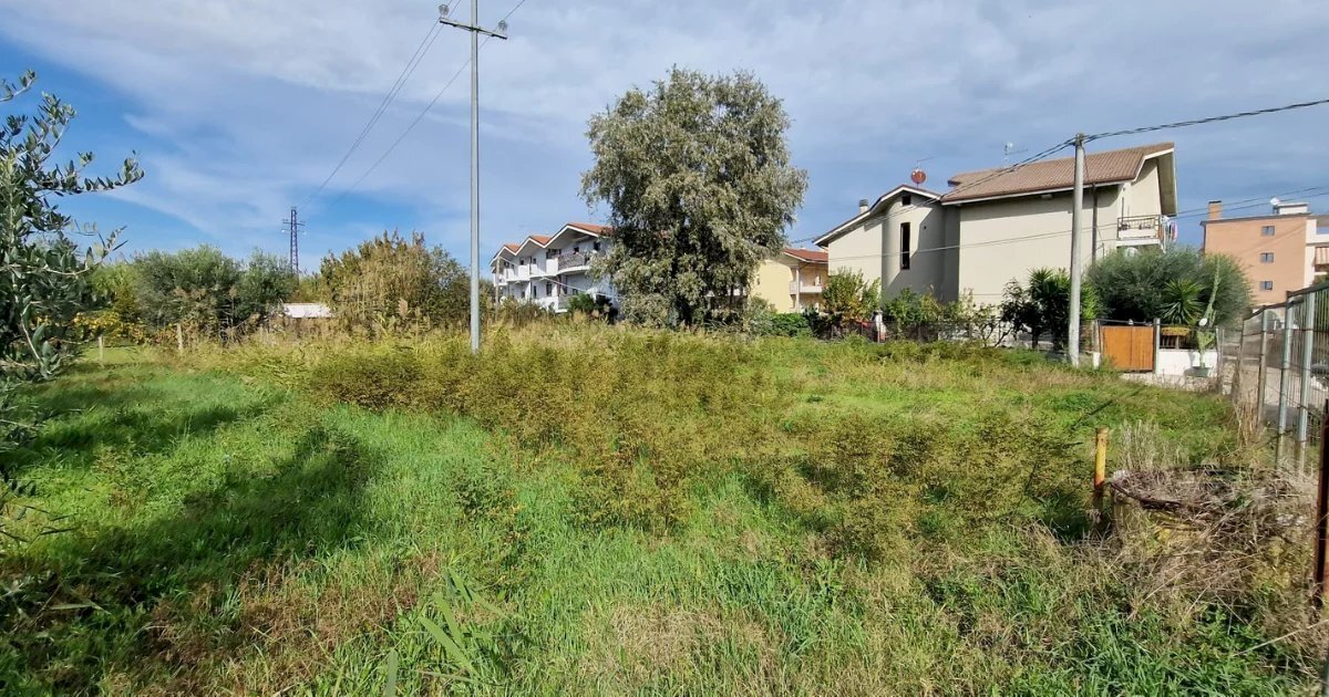 Building land Città Sant'Angelo - photo 2