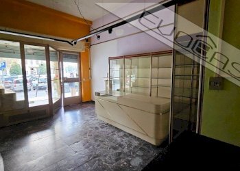 Negozio Piazza Centenario  7, Villar Perosa - foto 2