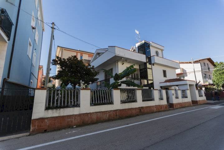 Foto 1 - Independent house Via C. D'Agnese
 
3, Montesilvano - photo 1