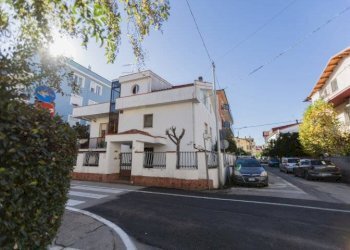 Foto 2 - Independent house Via C. D'Agnese
 
3, Montesilvano - photo 2