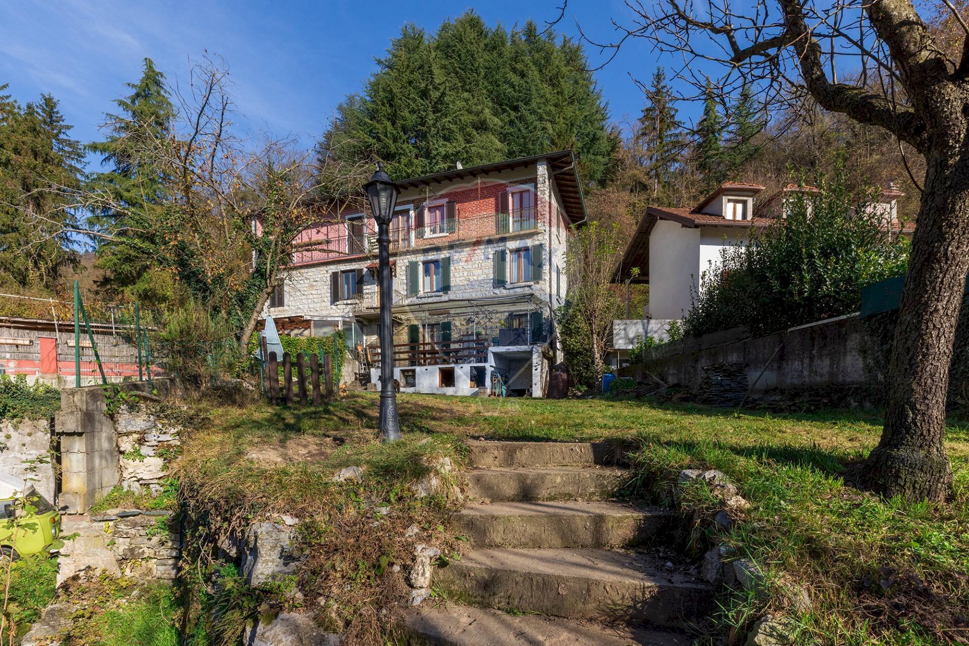 Casa all\'aperto - Semi-detached house VIALE MILANO
 
40, Viggiù - photo 1