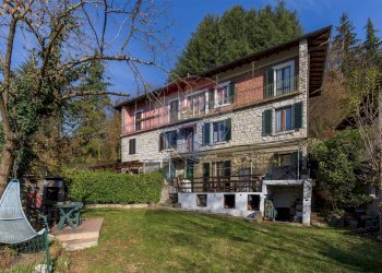 Casa all\'aperto - Casa semi indipendente VIALE MILANO
 
40, Viggiù - foto 2