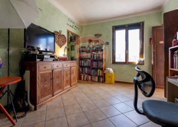 Soggiorno - Casa semi indipendente VIALE MILANO
 
40, Viggiù - foto 9