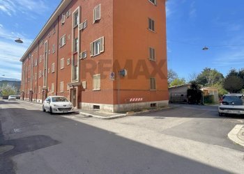 Edificio all\'aperto - Trilocale via sicilia
 
15, Terni - foto 23