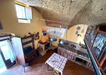 Soggiorno - Casa semi indipendente Vico Terzo Sant'Innocenzo, Grassano - foto 2