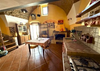 Sala da pranzo - Casa semi indipendente Vico Terzo Sant'Innocenzo, Grassano - foto 10