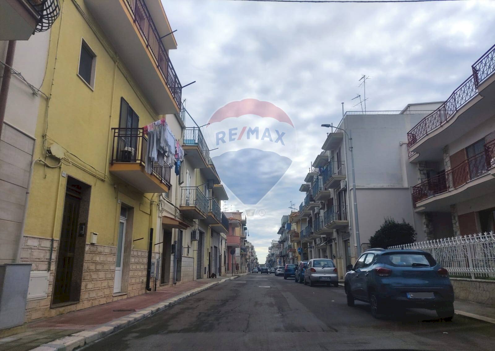 Edificio all\'aperto - Attività Commerciale Laterza - foto 1