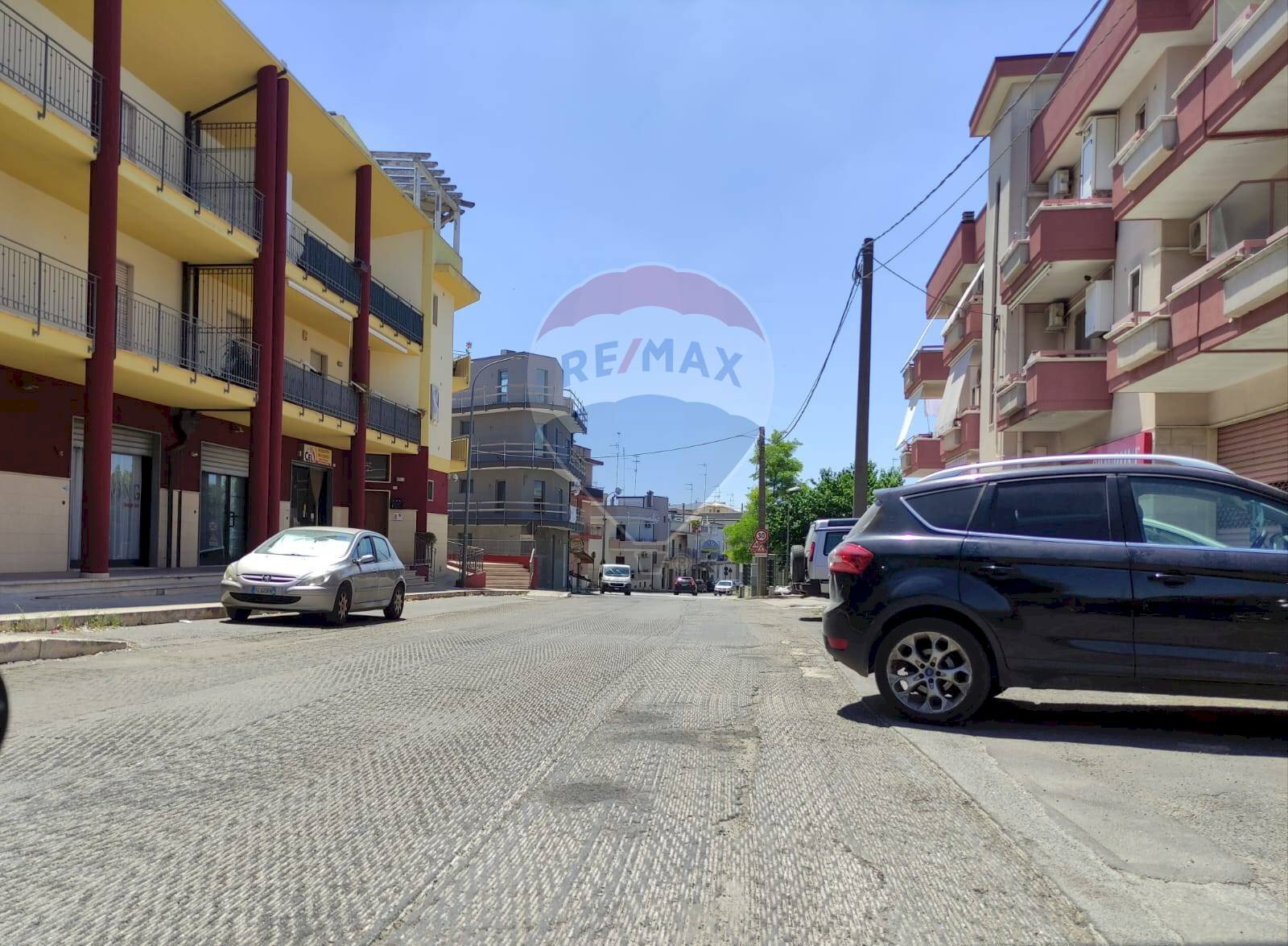 Edificio all\'aperto - Attività Commerciale Laterza - foto 3