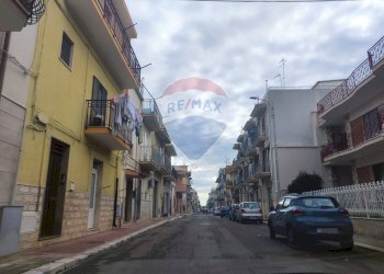 Edificio all\'aperto - Commercial Activity Laterza - photo 1