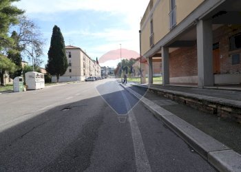 Edificio all\'aperto - Locale Commerciale Matera - foto 1