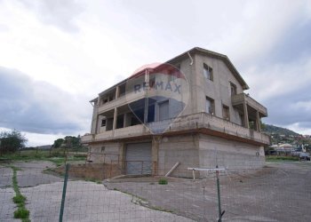 Edificio all\'aperto - Villa Via Angelo Tranchida
 
sn, Enna - foto 5