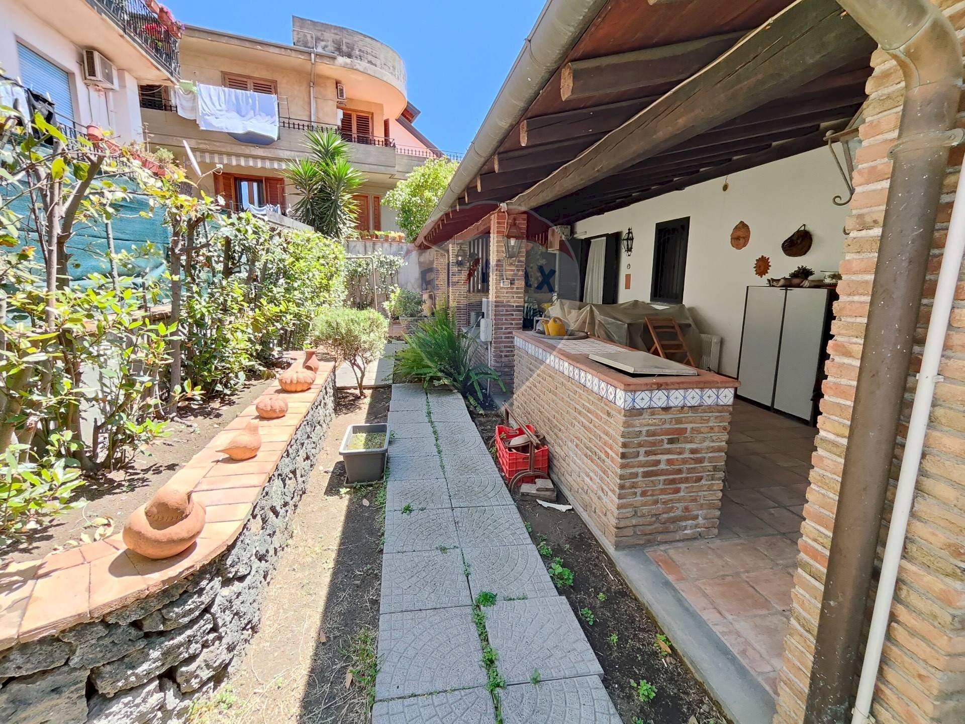 Terrazza - Casa semi indipendente Via Poggio del Lupo
 
123, Misterbianco - foto 1