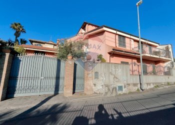 Casa all\'aperto - Casa semi indipendente Via Poggio del Lupo
 
123, Misterbianco - foto 2