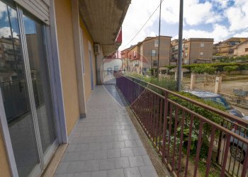 Balcone - Trilocale via elio vittorini
 
21, Caltagirone - foto 25
