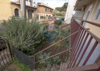 Balcone - Trilocale via elio vittorini
 
21, Caltagirone - foto 26