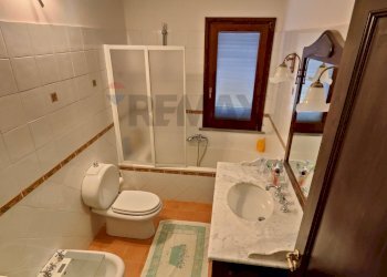 Bagno - Casa semi indipendente Via Poggio del Lupo
 
123, Misterbianco - foto 9