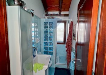 Bagno - Casa semi indipendente Via Poggio del Lupo
 
123, Misterbianco - foto 10