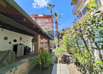 Giardino - Casa semi indipendente Via Poggio del Lupo
 
123, Misterbianco - foto 27