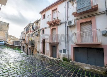 Edificio all\'aperto - Casa indipendente Via Guerrera
 
5, Caltagirone - foto 27