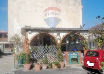 Casa all\'aperto - Villa Via Dei Pini/Contrada Marina
 
8, Augusta - foto 3