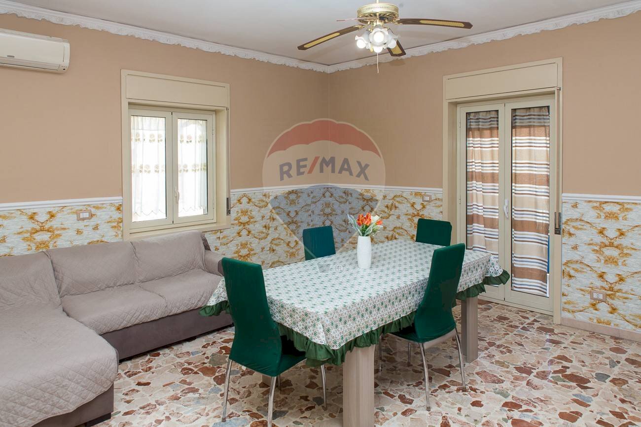 Sala da pranzo - Quadrilocale Via Filippo Eredia
 
2, Catania - foto 2